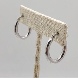 14k white gold oval hoop earrings